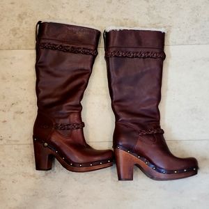 Ugg Savannah knee boot size 9 in chocolate